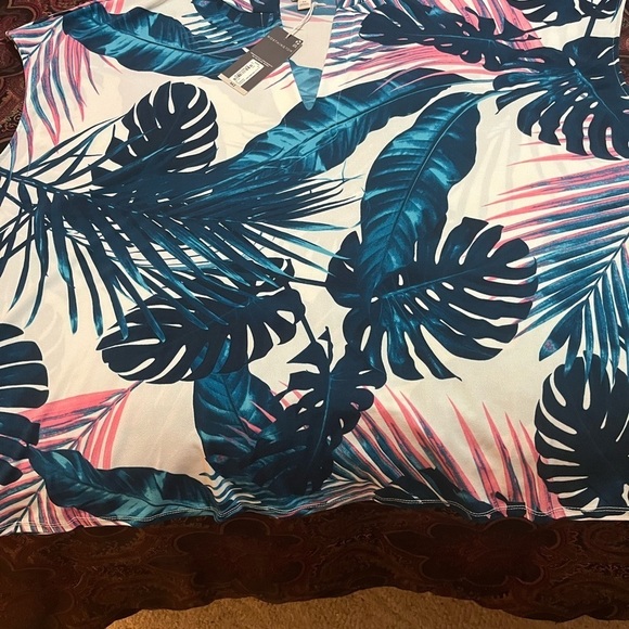 Worthington top/blouse size 5X, colors white turquoise black white pink. - Picture 9 of 13